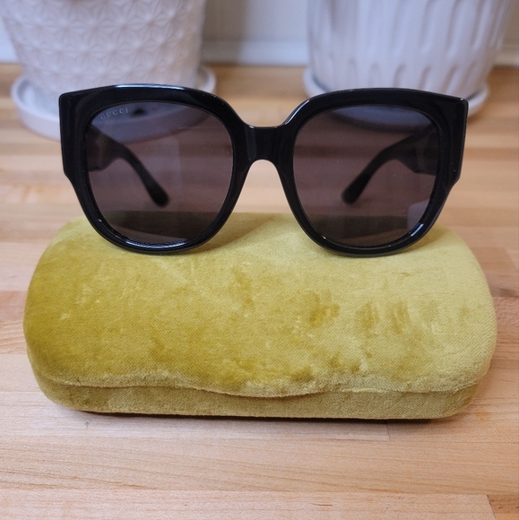 Authentic Gucci Sunglasses - Picture 3 of 7